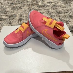 Girls Nike pink slip ons size 11c;NWOT
